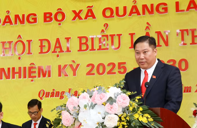 Bí thư Đảng ủy xã Quảng La Đỗ Khánh Tùng phát biểu tại Đại hội.