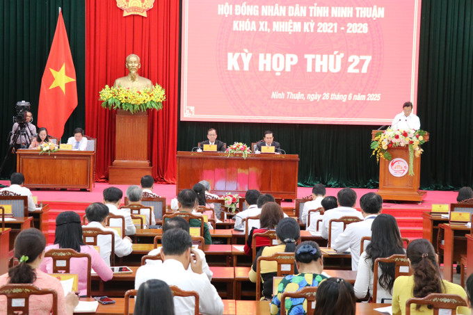 Quang cảnh kỳ họp. Quang cảnh kỳ họp.