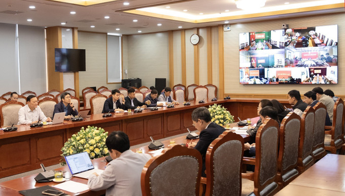 Quang cảnh buổi họp.