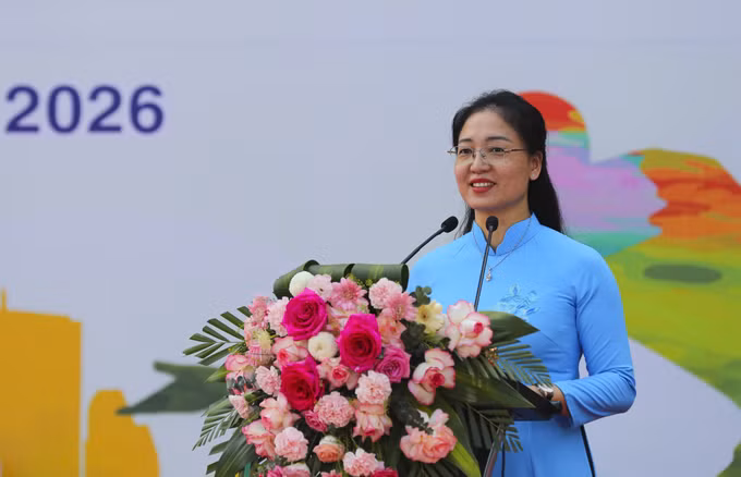 Bà Pờ Diệu Ninh, Phó Chủ tịch Ủy ban MTTQ Việt Nam tỉnh, Chủ tịch Hội Liên hiệp Phụ nữ tỉnh Điện Biên, phát biểu tại Lễ phát động.