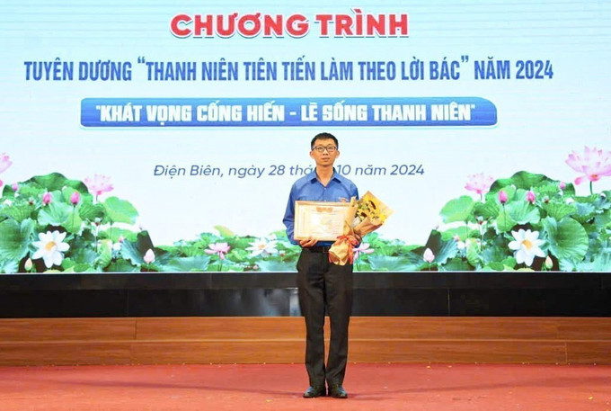 Thầy giáo Lò Văn Cường, Trường Phổ thống Dân tộc nội trú THPT huyện Tuần Giáo (tỉnh Điện Biên) là thanh niên tiêu biểu của tỉnh tham dự "Đại hội Thanh niên tiên tiến làm theo lời bác" toàn quốc năm 2025. Ảnh: TTXVN phát Thầy giáo Lò Văn Cường, Trường Phổ thống Dân tộc nội trú THPT huyện Tuần Giáo (tỉnh Điện Biên) là thanh niên tiêu biểu của tỉnh tham dự "Đại hội Thanh niên tiên tiến làm theo lời bác" toàn quốc năm 2025. Ảnh: TTXVN phát