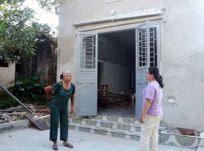 Nếu không có Chương trình xóa nhà tạm, nhà dột nát thì ước mơ về ngôi nhà kiên cố của bà Phạm Thị Dung, phường Hà Nam, sẽ không thể thành hiện thực. Nếu không có Chương trình xóa nhà tạm, nhà dột nát thì ước mơ về ngôi nhà kiên cố của bà Phạm Thị Dung, phường Hà Nam, sẽ không thể thành hiện thực.
