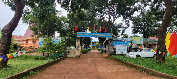Trường Tiểu học và THCS Lương Thế Vinh, xã biên giới Ia Pnôn đã hoàn tất công tác chuẩn bị cho năm học mới. Ảnh: Hoài Nam/TTXVN hoc1-25825.jpg
