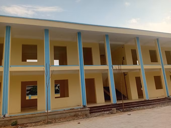 Trường tiểu học Quang chiểu, xã biên giới Quảng Chiểu xây dựng dang dở.