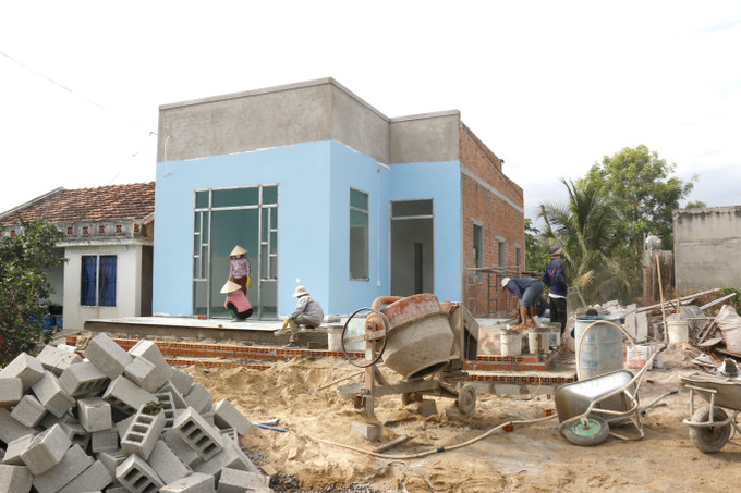 Căn nhà trong "Chiến dịch Quang Trung" đang dần được hoàn thiện nhằm đảm bảo được bàn giao cho gia đình anh Thái Minh Thoại, thôn Phú Thái, xã Hàm Thuận Bắc (tỉnh Lâm Đồng) vào ngày 8/1 tới.