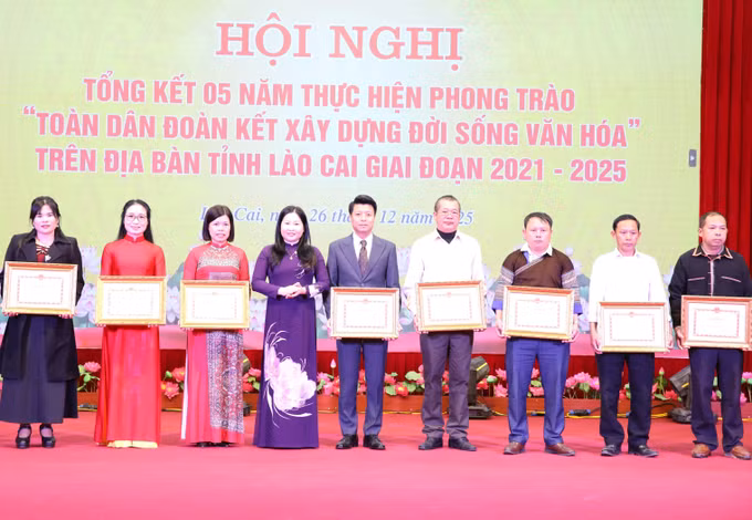 UBND tỉnh Lào Cai tặng Bằng khen cho các tập thể có thành tích tiêu biểu, xuất sắc trong thực hiện Phong trào “Toàn dân đoàn kết xây dựng đời sống văn hoá” tỉnh Lào Cai giai đoạn 2021- 2025.
