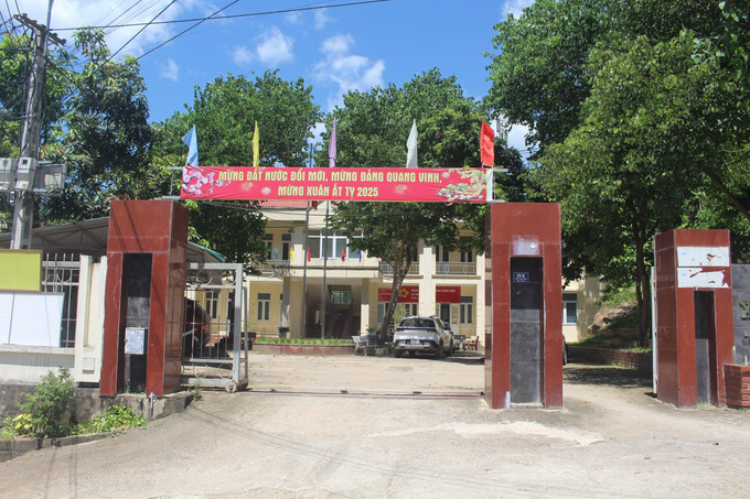 Vận hành chính quyền địa phương 2 cấp, UBND xã Tam Thanh (Thanh Hóa) tiếp nhận thêm 6 cán bộ lên công tác. Ảnh: Khiếu Tư/TTXVN Vận hành chính quyền địa phương 2 cấp, UBND xã Tam Thanh (Thanh Hóa) tiếp nhận thêm 6 cán bộ lên công tác. Ảnh: Khiếu Tư/TTXVN