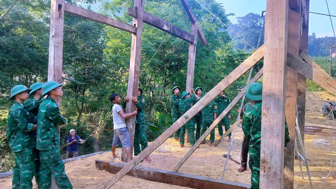 Qua chương trình "Thứ Bảy về bản" Bộ đội Biên phòng Quảng Trị đã thực hiện hơn 5.200 ngày công giúp dân với hơn 40 mô hình trọng điểm. Ảnh: TTXVN phát