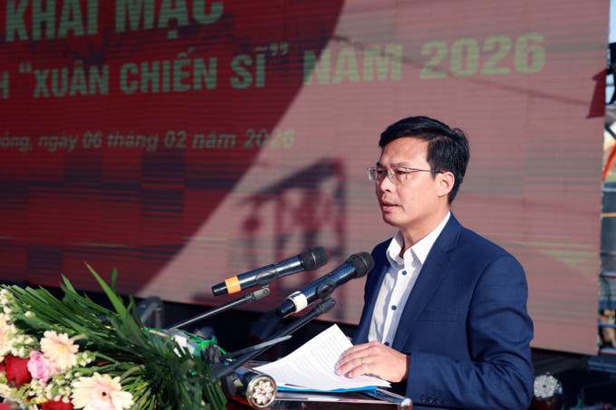 Ông Đinh Văn Tuấn, Phó Chủ tịch UBND tỉnh Lâm Đồng, phát biểu khai mạc chương trình “Xuân Chiến sĩ”.