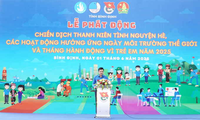 Phó Bí thư Tỉnh đoàn Bình Định Phạm Hồng Hiệp phát biểu. he1-1625.jpg