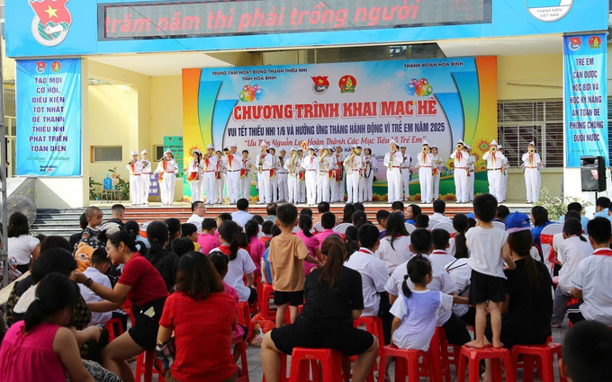 Quang cảnh Chương trình khai mạc hè. tre-em1-1625.jpg