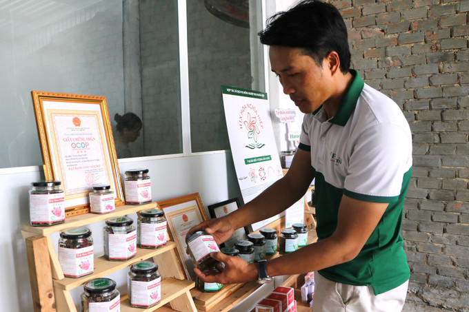Các sản phẩm được chế biến từ hoa hồng của Hợp tác xã Dịch vụ nông nghiệp hoa Nghĩa Hiệp. Các sản phẩm được chế biến từ hoa hồng của Hợp tác xã Dịch vụ nông nghiệp hoa Nghĩa Hiệp.