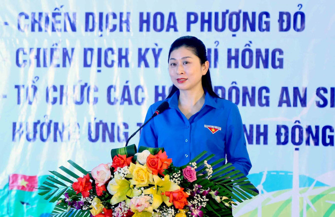 Bí thư Tỉnh đoàn Sơn La Cầm Thị Huyền Trang phát động Ra quân Chiến dịch Thanh niên tình nguyện hè và hưởng ứng Tháng hành động vì trẻ em năm 2025. Bí thư Tỉnh đoàn Sơn La Cầm Thị Huyền Trang phát động Ra quân Chiến dịch Thanh niên tình nguyện hè và hưởng ứng Tháng hành động vì trẻ em năm 2025.