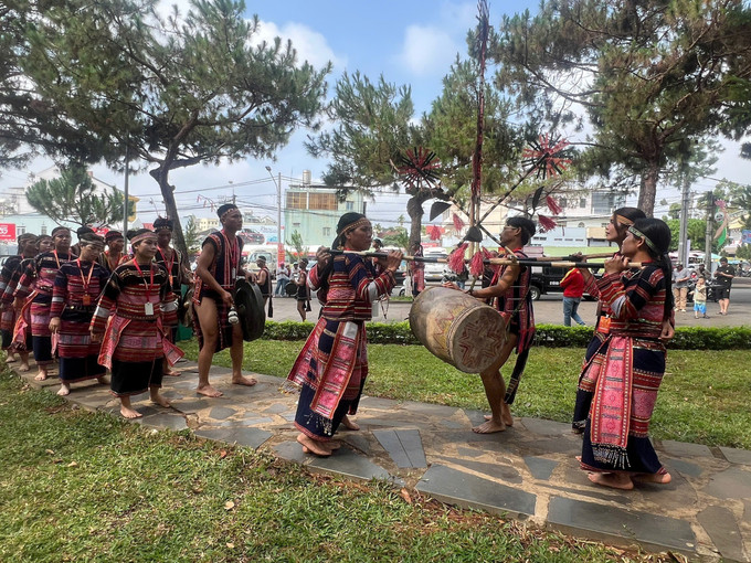 Các câu lạc bộ, đội cồng chiêng buôn làng tham gia lễ hội văn hóa các dân tộc thiểu số tại tỉnh Gia Lai.