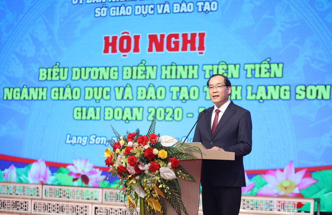 Phó Chủ tịch Thường trực UBND tỉnh Lạng Sơn Dương Xuân Huyên phát biểu tại Hội nghị. Phó Chủ tịch Thường trực UBND tỉnh Lạng Sơn Dương Xuân Huyên phát biểu tại Hội nghị.