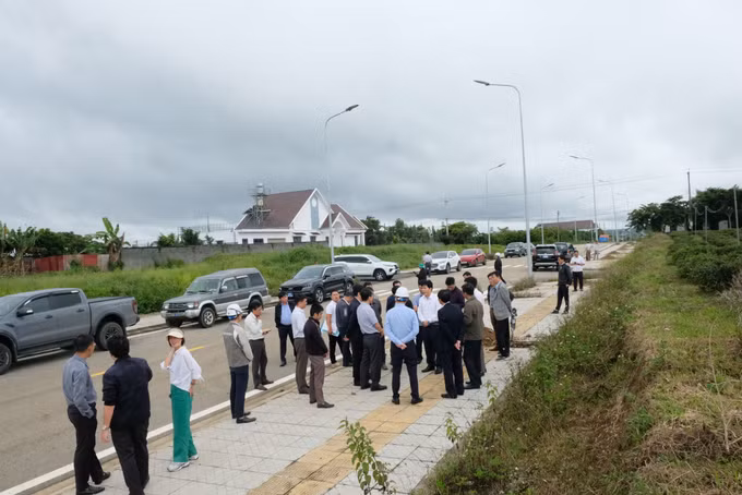 Đoàn công tác của UBND tỉnh Lâm Đồng khảo sát thực tế Khu tái định cư cho các hộ dân bị ảnh hưởng bởi dự án cao tốc Bảo Lộc - Liên Khương bố trí tại xã Bảo Lâm 2.