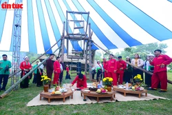 Lần đầu công chúng Thủ đô được trải nghiệm hội Ví đu của người Mường Phú Thọ