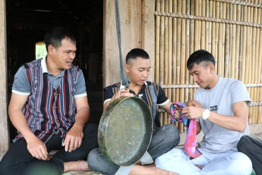 Âm vang tiếng chiêng ba giữa đại ngàn đầu Xuân