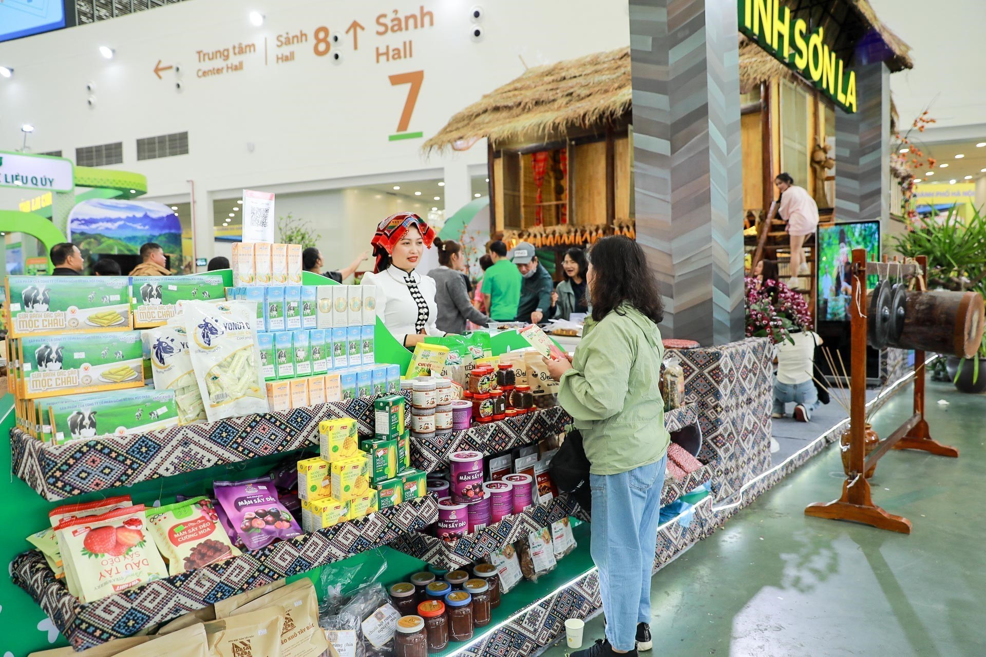 Các sản vật đặc trưng của Sơn La rất đa dạng và phong phú. son-la-301025-2-5.jpg