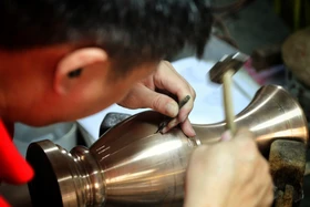 Làng nghề đúc đồng Đại Bái giữ lửa nghề tổ