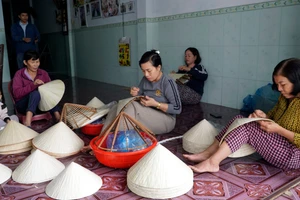 Điểm nhấn du lịch văn hóa từ nghề nón lá truyền thống ở Gia Lai