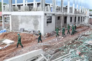 Tự hào góp sức xây dựng trường học nơi biên cương
