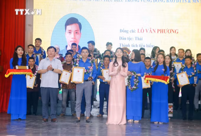 vna_potal_thanh_hoa_bieu_duong_thanh_nien_sinh_vien_khoi_nghiep_vung_dan_toc_thieu_so__7337157.jpg