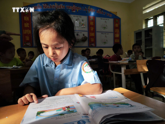 107 học sinh là người thôn Làng Nủ đã được đón về học nội trú tại Trường Tiểu học và Trung học cơ sở số 1 xã Phúc Khánh. Ảnh: Nam Sương - TTXVN vna_potal_hoc_sinh_lang_nu_tro_lai_truong_sau_con_lu_du_7605823.jpg