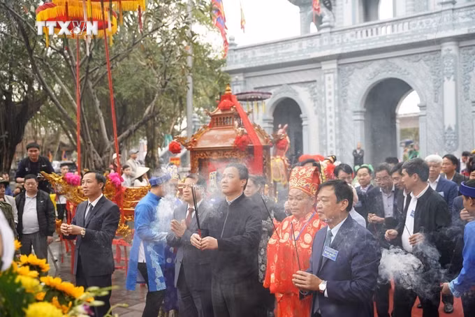 vna_potal_hai_duong_cong_bo_quyet_dinh_cong_nhan_di_tich_den_tranh_la_diem_du_lich_7278274.jpg