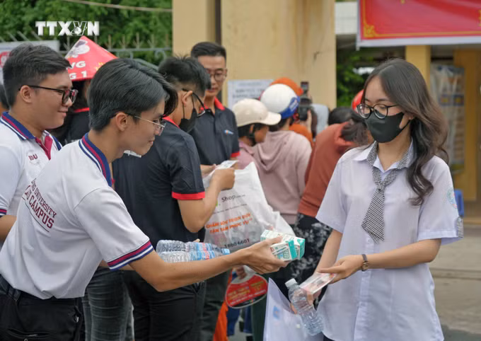 vna_potal_ky_thi_thpt_quoc_gia_2024_tai_ca_mau_dien_ra_an_toan_nghiem_tuc_7455434.jpg