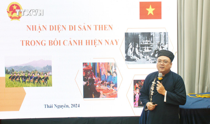 Các đại biểu trình bày tham luận tại hội thảo. Ảnh: Thu Hằng-TTXVN vna_potal_bao_ton_va_phat_huy_gia_tri_cac_loai_hinh_nghe_thuat_bieu_dien_truyen_thong_khu_vuc_viet_bac_trong_doi_song_duong_dai_7461942.jpg