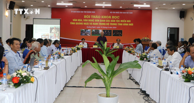 Quang cảnh Hội thảo. Ảnh: Đinh Hương - TTXVN vna_potal_hoi_thao_khoa_hoc_van_hoa_van_nghe_dan_gian_cac_dan_toc_mien_nui_trong_tinh_hinh_moi_7541040.jpg