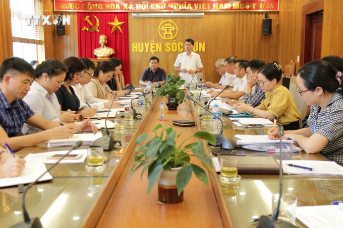 Đoàn công tác của Sở Y tế Hà Nội làm việc với UBND huyện Sóc Sơn về đẩy mạnh các biện pháp phòng chống bệnh dại. Ảnh: Tuyết Mai - TTXVN vna_potal_nganh_y_te_ha_noi_yeu_cau_kiem_soat_tot_benh_dai_tren_dong_vat_7522655.jpg
