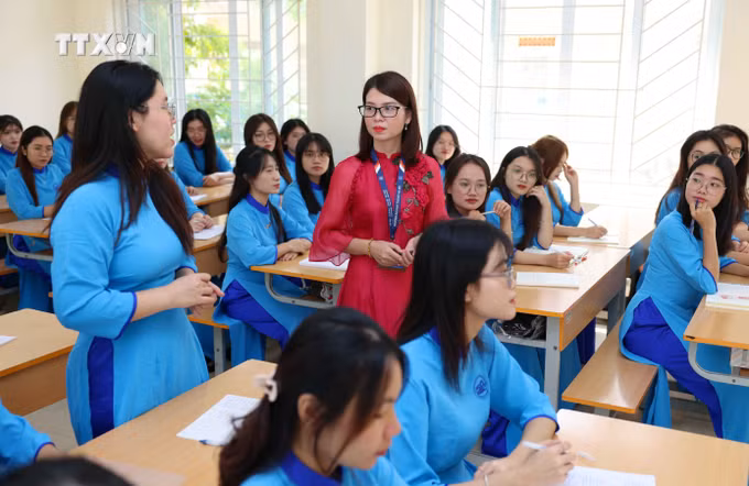 vna_potal_noi_chap_canh_uoc_mo_dung_tren_buc_giang_cua_nhung_nha_giao_tuong_lai_7712277.jpg