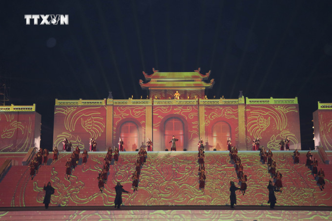 Chương trình nghệ thuật tại Lễ khai mạc Festival Ninh Bình lần thứ 3 - chương I: "Nhất thống". Ảnh: Hải Yến - TTXVN vna_potal_khai_mac_festival_ninh_binh_lan_thu_3_-_nam_2024_7721252.jpg