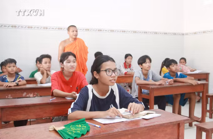 vna_potal_van_hoa_soi_duong_ron_rang_cac_lop_hoc_chu_khmer_dip_he_tai_bac_lieu_7434831.jpg