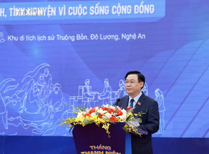 vna_potal_chu_tich_quoc_hoi_du_le_khoi_dong_thang_thanh_nien_va_phat_dong_tet_trong_cay_7241295.jpg