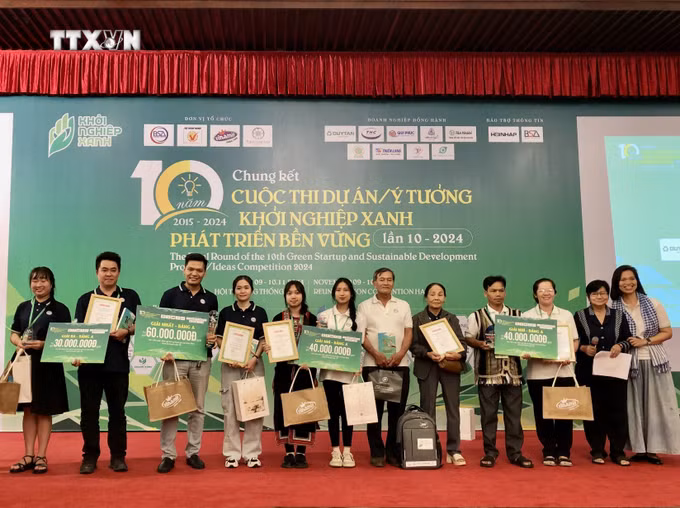 vna_potal_trao_giai_cuoc_thi_y_tuongdu_an_khoi_nghiep_xanh_–_phat_trien_ben_vung_lan_thu_10_7696916.jpg