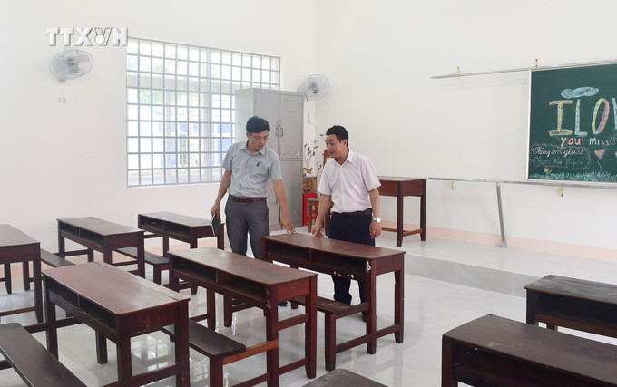 Trường Tiểu học Nguyễn Bá Ngọc (thị trấn Ea Súp huyện Ea Súp, tỉnh Đắk Lắk) được đầu tư, xây dựng tòa nhà 2 tầng gồm 6 phòng học khang trang để phục vụ năm học mới. Ảnh: Nguyên Dung - TTXVN vna_potal_dak_lak_chuan_bi_san_sang_cho_nam_hoc_moi_2024_-_2025_7559192.jpg