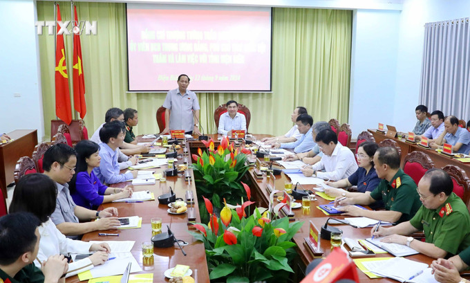 Quang cảnh buổi làm việc của đoàn công tác Quốc hội với lãnh đạo tỉnh Điện Biên. Ảnh: Trung Kiên - TTXVN vna_potal_pho_chu_tich_quoc_hoi_tran_quang_phuong_lam_viec_voi_tinh_dien_bien_7590797.jpg