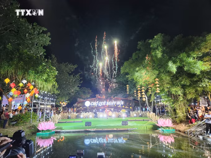 vna_potal_thua_thien_-_hue_cho_que_ngay_hoi_7453435.jpeg
