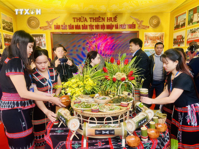 Không gian ẩm thực truyền thống của người Cơ Tu ở tỉnh Thừa Thiên Huế. Ảnh: Nguyên Linh-TTXVN vna_potal_ngay_hoi_van_hoa_cac_dan_toc_viet_nam_tai_tinh_quang_tri_nam_2024_7759519.jpg