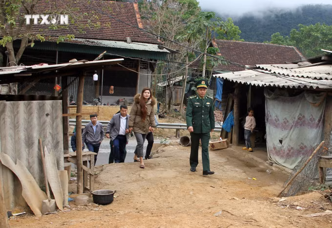 vna_potal_hanh_trinh_dua_hoc_sinh_vung_nui_tai_nghe_an_tro_lai_truong_sau_nhung_ky_nghi_le_dai_7268864 (1).jpg