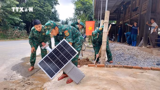 vna_potal_nhung_“ban_sang_vung_bien”_o_xu_thanh__7690509.jpg