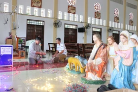 Rộn ràng không khí Giáng sinh nơi xứ đạo Mân Côi