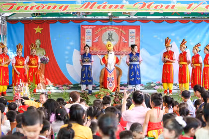 Gieo mầm yêu nước cho thế hệ măng non từ cội nguồn dân tộc