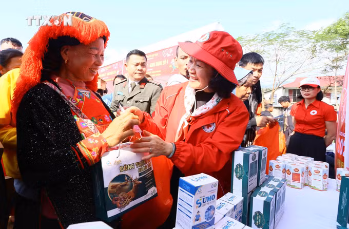 vna_potal_tet_nhan_ai_xuan_giap_thin_nam_2024_lan_toa_yeu_thuong_7206181.jpg