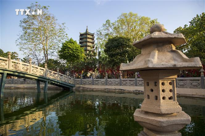 Khuôn viên chùa Thiền Lâm - Gò Kén ở khu phố Long Trung, phường Long Thành Trung (thị xã Hòa Thành, Tây Ninh). Ảnh: Giang Phương - TTXVN vna_potal_chua_thien_lam_-_ngoi_chua_tram_nam_tuoi_tai_tay_ninh_7392781.jpg