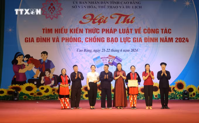 vna_potal_cao_bang_hoi_thi_tim_hieu_phong_chong_bao_luc_gia_dinh__7444089.jpg