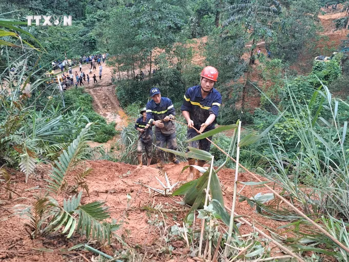 vna_potal_sat_lo_dat_vui_lap_o_to_khach_o_ha_giang_8_nguoi_chet_4_nguoi_bi_thuong_7480307.jpg